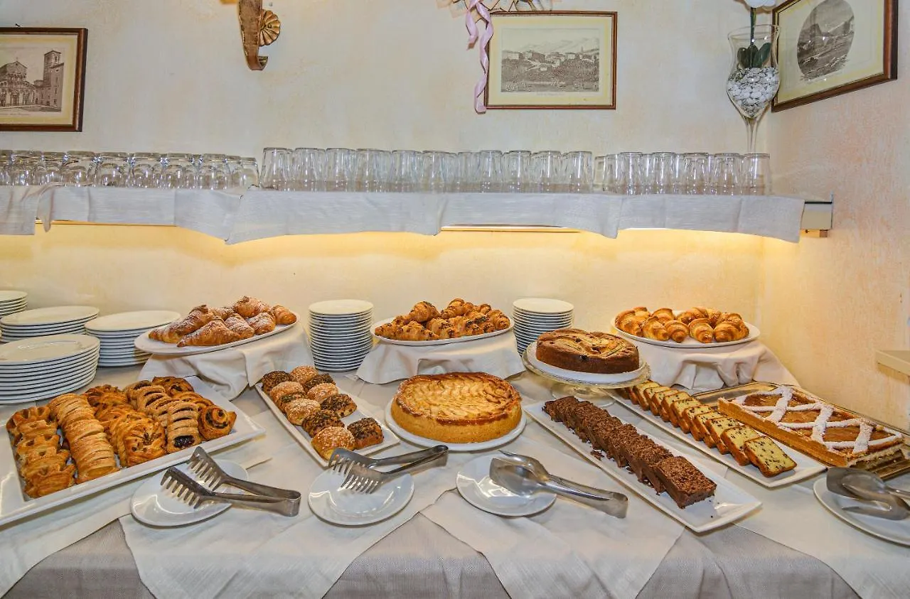 Hotel Villa Cheli Lucca 3*,